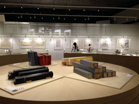 Exhibition Review Archives .